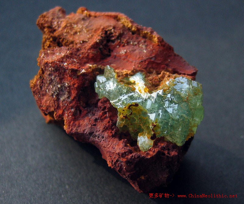 矿物图片 水砷锌矿-adamite