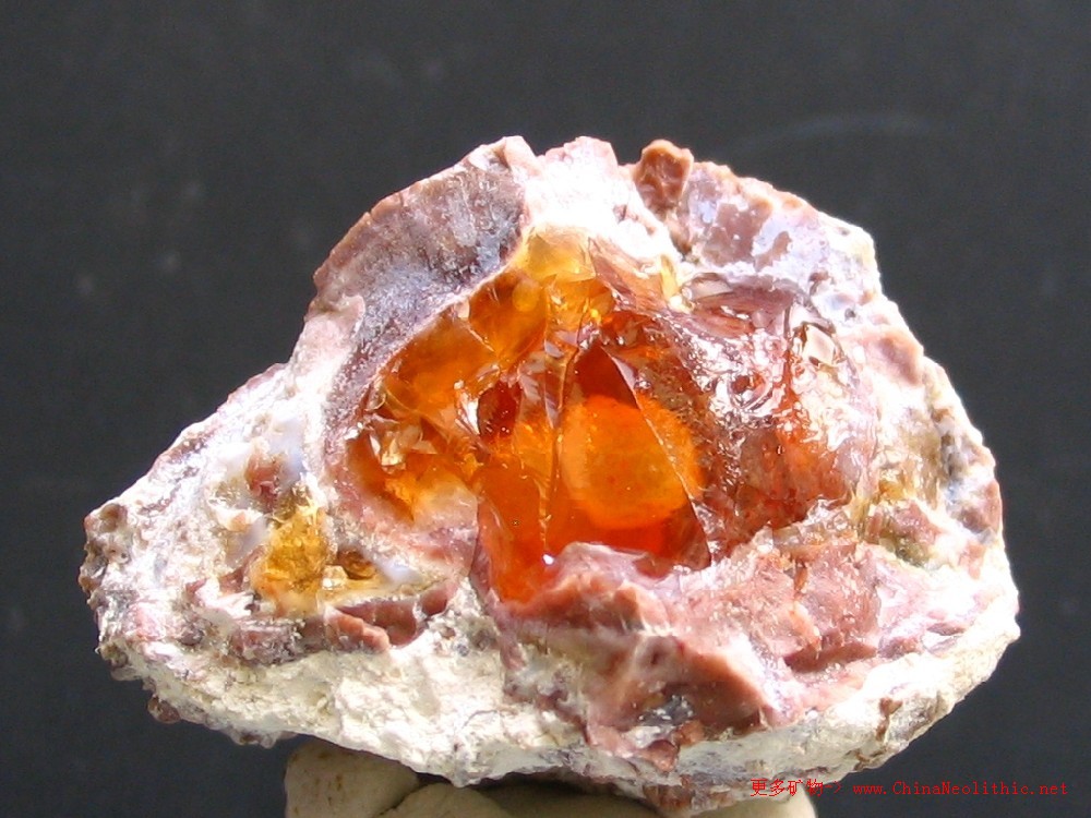 矿物图片 蛋白石-opal