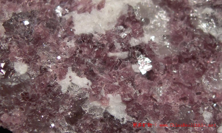 >> 矿物图片 >> 锂云母-lepidolite