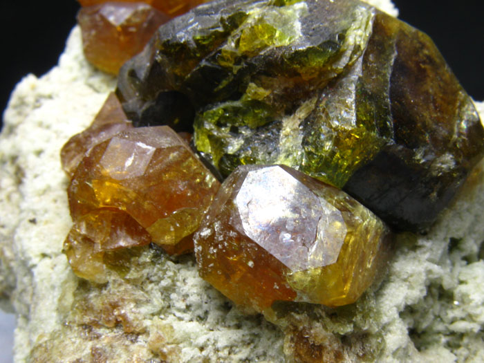 Yellow-green Fushan Garnet Mineral Specimens Crystal Gemstone Raw Ore,Vesuvianite,Garnet