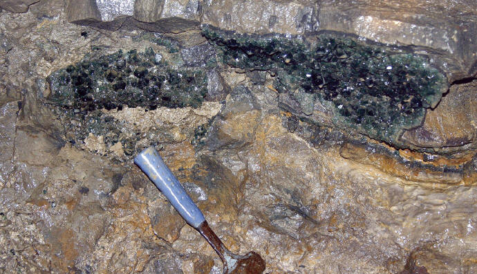 One of West Crosscut pockets photographed in May 2004. J. Fisher photo.