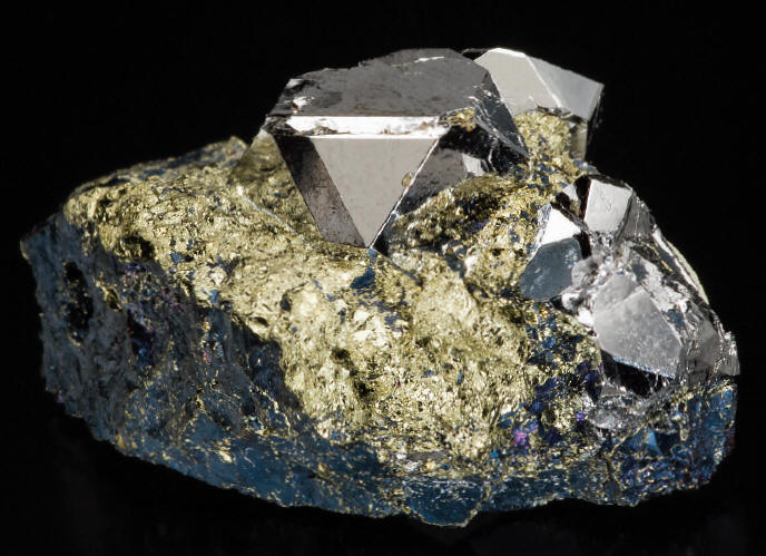 Sperrylite crystal in chalcopyrite, crystal 1.1 cm wide. Wallbridge specimen. M. Bainbridge photo.