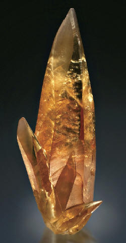 Calcite specimen known as the “Rocket”, 10 cm high. P. Lyckberg specimen. C. Hager photo.