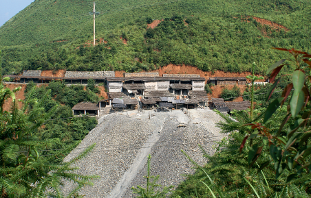 江西大庾岭钨矿—锡石、辉钼矿、萤石、毒砂和水晶