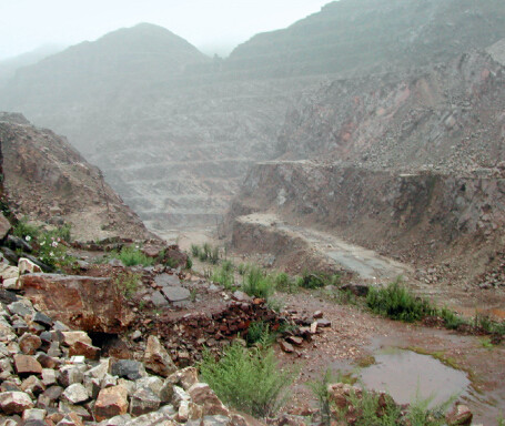 锡石,异极矿和磁黄铁矿产地云南省个旧