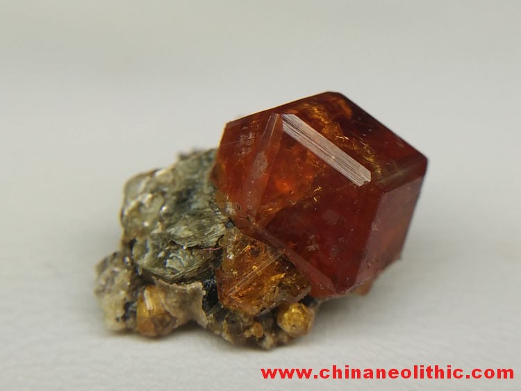 Fanta crystal diamond stone high manganese aluminum garnet and mica mineral crystal specimens gem st,Helvite,Mica