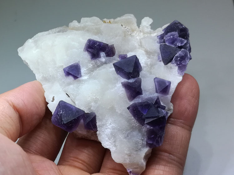 Delicate purple eight face Fluorite mineral crystal gem stone ore samples,Fluorite