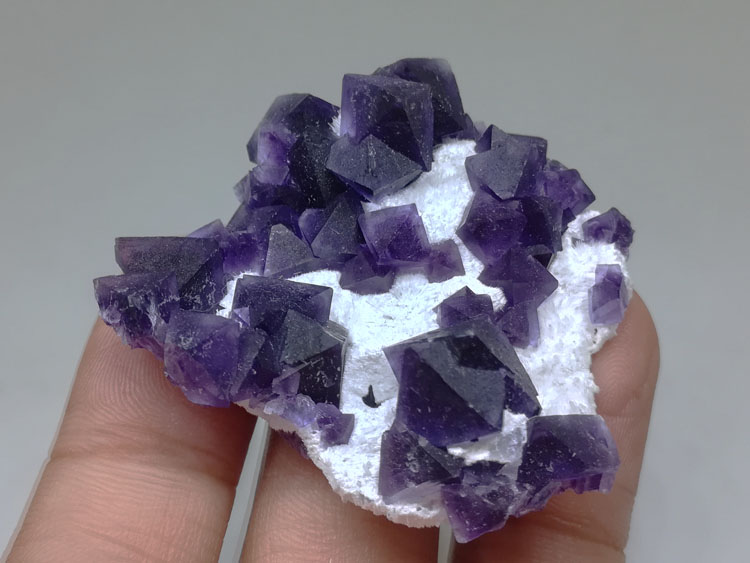 Delicate purple eight face Fluorite mineral crystal gem stone ore samples,Fluorite