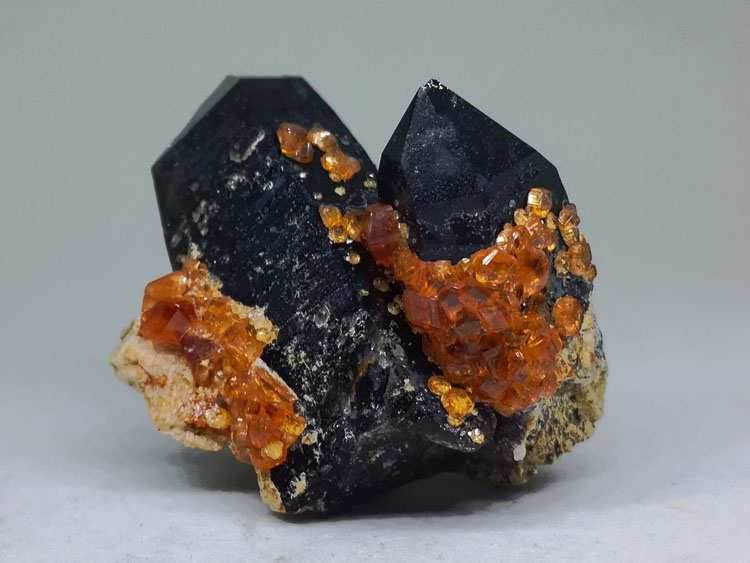 black smoky Quartz and manganese aluminum garnet mineral crystal gem stone ore samples,Garnet,Quartz
