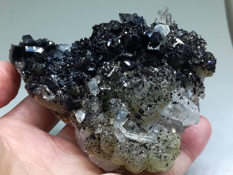 Super shine Babingtonite Epidote and grape stone, crystal mineral crystal gem stone ore samples,Babingtonite,Prehnite,Epidote