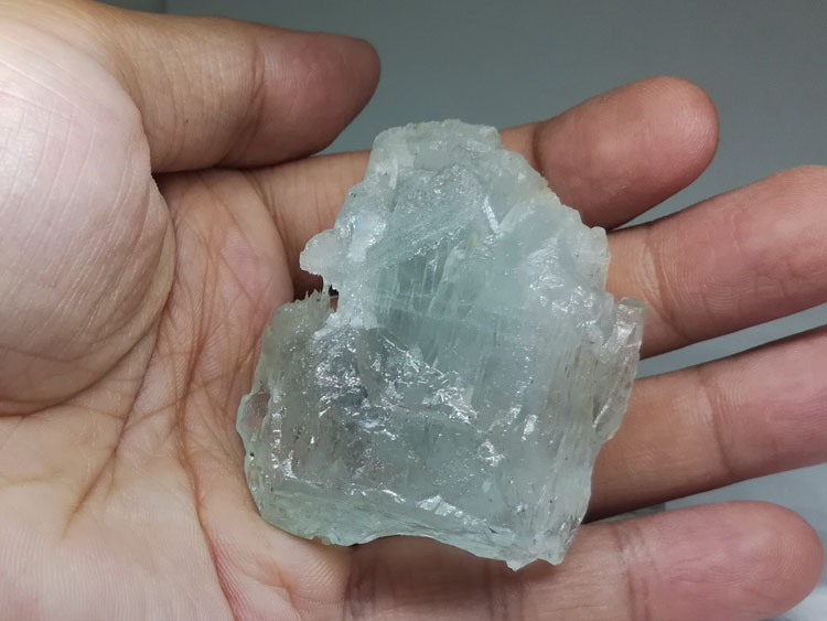China Fujian new light blue Topaz gem stone ore minerals crystal specimens,