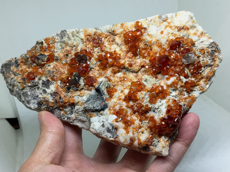 Fanta gem garnet Spessartine and Mica、Citrine smoky quartz mineral gem stone ore samples,Garnet,Quartz,Mica