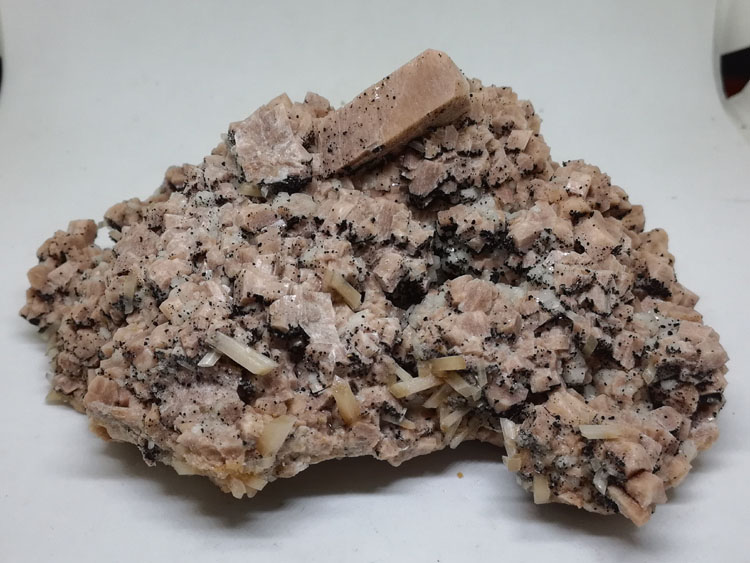 Laumontite and feldspar mineral crystal gem stone ore samples, floating rootless, both sides have cr,Laumontite,Feldspar,Quartz