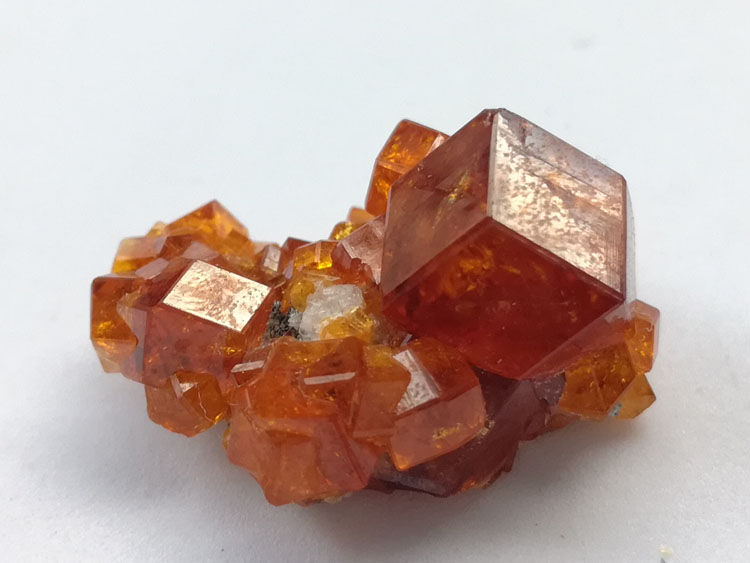 Gem grade diamond crystal high manganese aluminum garnet ore stone stone specimens of Fanta,Garnet