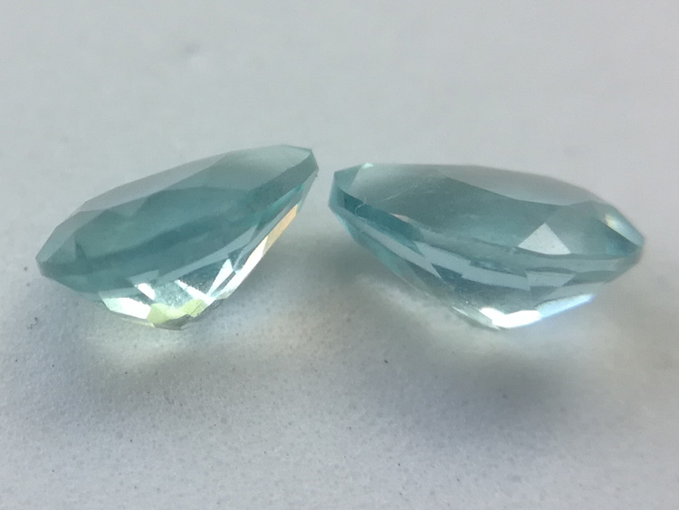 The color is super blue, Aquamarine, water drop, pear shaped facet, faceted cut face and bare stone ,Aquamarine