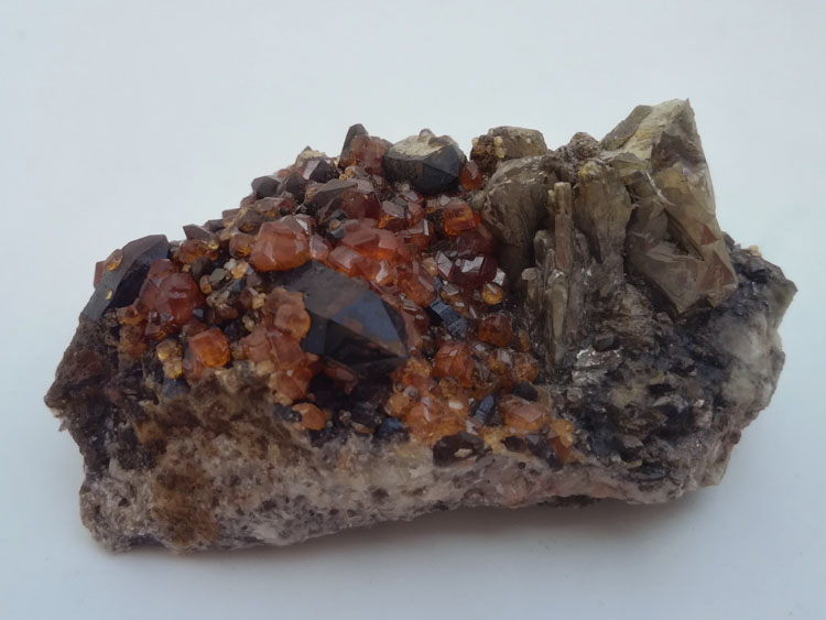 Fanta stone manganese-aluminum garnet and pyrite paragenetic mineral specimen Crystal Gemstone raw s,Garnet,Pyrites,Mica