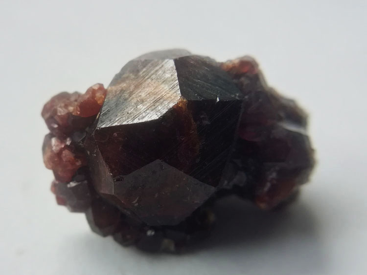 Large crystal wine red Spessartite manganese aluminium garnet mineral specimen Crystal Gemstone,Garnet