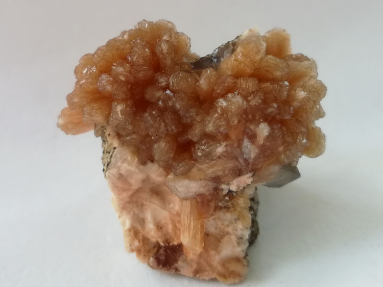 Flower-like Stilbite and Smoky Quartz, Feldspar mineral specimens Crystal gemstone protolith Ore Orn,Stilbite,Feldspar,Quartz