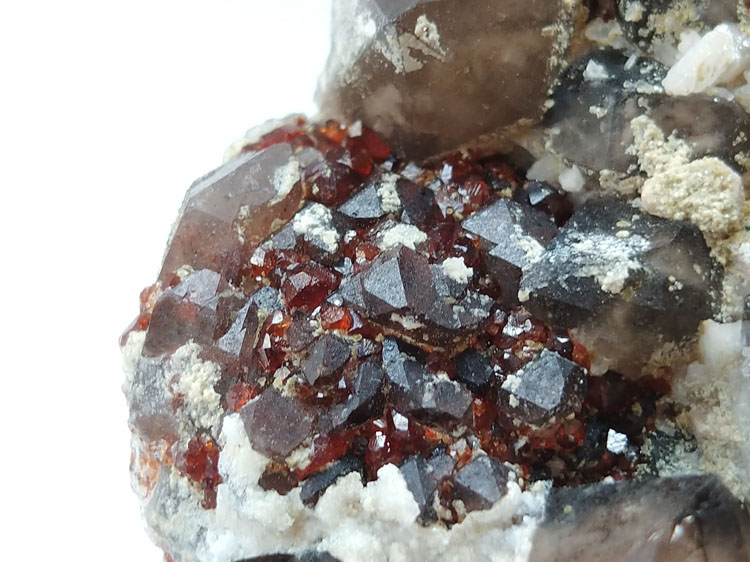 manganese-aluminum garnet spessartine and Smoky Quartz Feldspar Crystal Cluster Gemstone Raw Ore fro,Garnet,Quartz,Feldspar