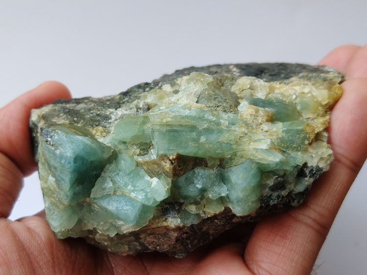 Newly Discovered Aquamarine,Topaz Mineral Specimens Mineral Crystals Gem Materials,Aquamarine,Topaz