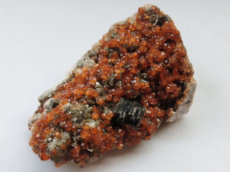 Manganese-aluminum Garnet Spessartine,Smoky Quartz,Mica Mineral Specimens Mineral Crystals,Garnet,Quartz,Mica