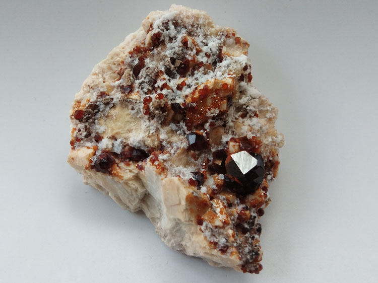 Super gloss Manganese-aluminum Garnet Spessartine Opal Mineral Specimens Mineral Crystals Gem Materi,Garnet,Opal