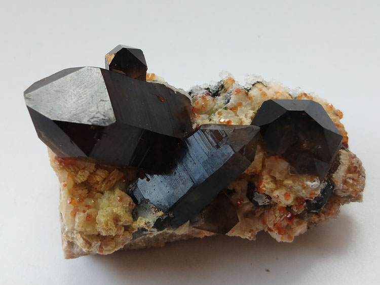 Smoky Quartz Manganese-aluminum Garnet Spessartine Mineral Specimens Mineral Crystals Gem Materials,Quartz,Garnet
