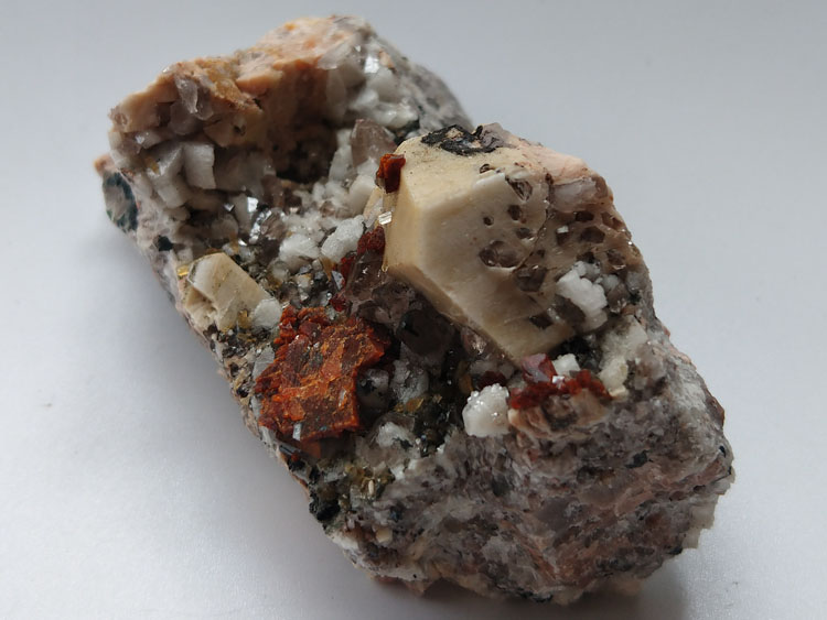 Chabazite,Feldspar,Smoky Quartz Mineral Specimens Mineral Crystals Gem Materials,Feldspar,Quartz,Chabazite
