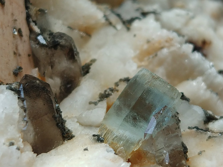 Fujian, China Aquamarine,Smoky Quartz,Feldspar Microcline Mineral Specimens Mineral Crystals Gem,Aquamarine,Quartz,Feldspar