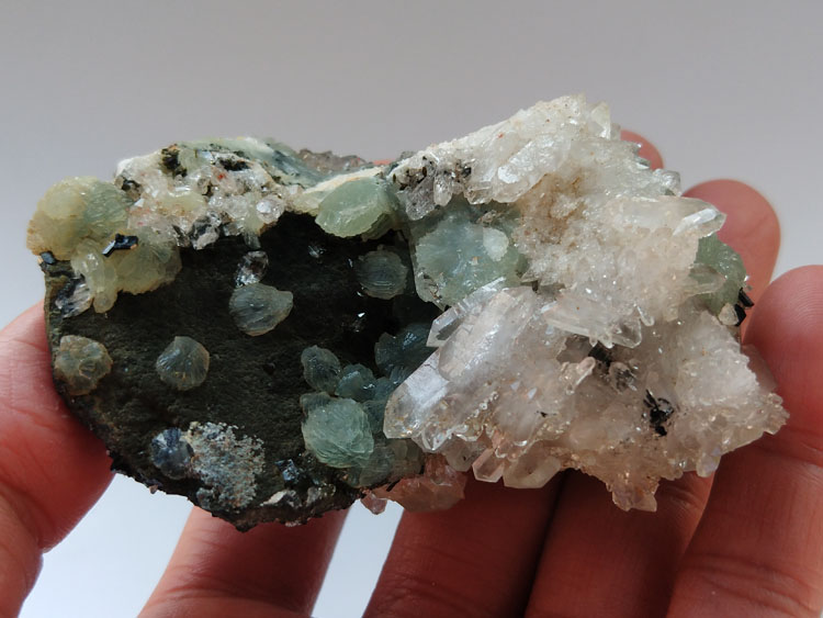 Babingtonite,Prehnite,Calcite,Quartz Mineral Specimens Mineral Crystals Gem Materials,Babingtonite,Prehnite,Calcite,Quartz
