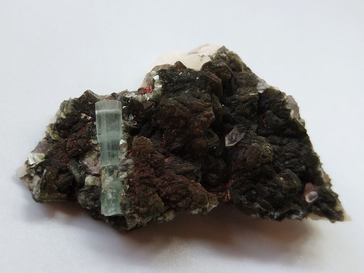 Aquamarine,Garnet,Mica Mineral Specimens Mineral Crystals Gem Materials,Aquamarine,Garnet,Mica