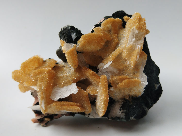 Stilbite,Calcite Mineral Specimens Mineral Crystals Gem Materials,Stilbite,Calcite