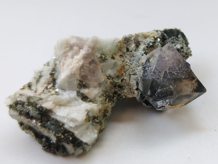 Complete Fluorite Octahedron Mineral Specimens Mineral Crystals Gem Materials,Fluorite