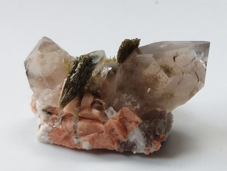 Epidote,Smoky Quartz Mineral Specimens Mineral Crystals Gem Materials,Epidote,Quartz