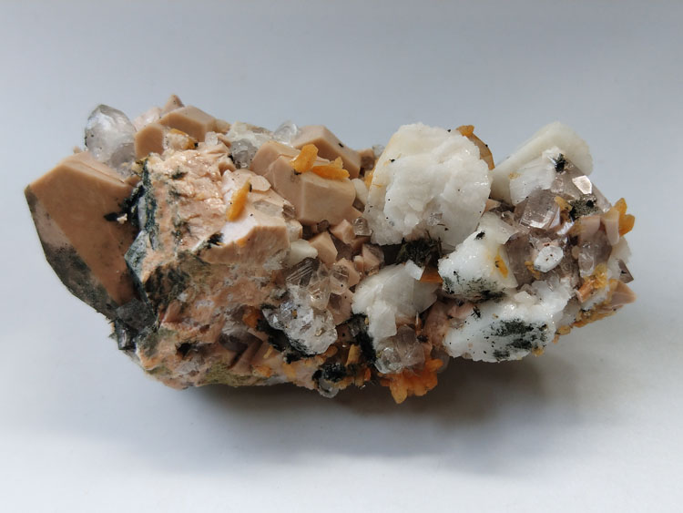 Stilbite,Quartz,Microcline Albite Feldspar Mineral Specimens Mineral Crystals Gem Materials,Stilbite,Quartz,Feldspar 