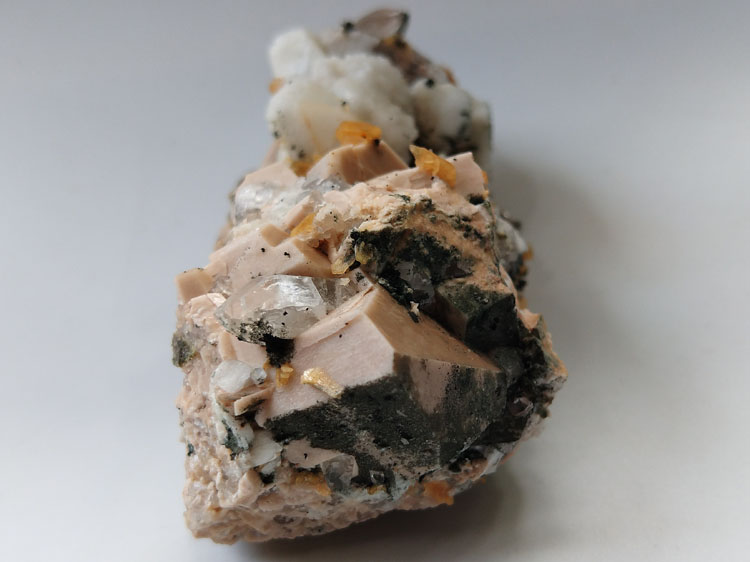 Stilbite,Quartz,Microcline Albite Feldspar Mineral Specimens Mineral Crystals Gem Materials,Stilbite,Quartz,Feldspar 