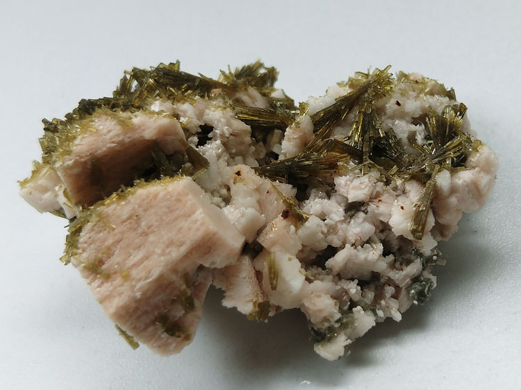 Epidote Microcline Albite  Feldspar Mineral Specimens Mineral Crystals Gem Materials,Epidote,Feldspar