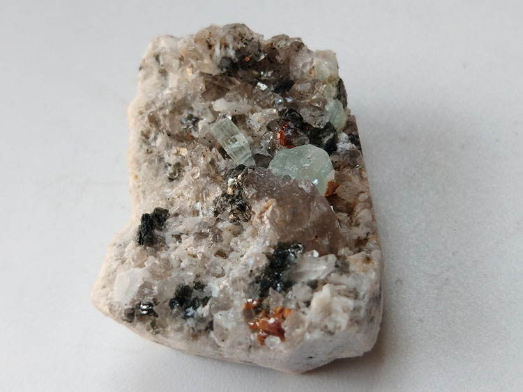 Aquamarine,Garnet,Smoky Quartz Mineral Specimens Mineral Crystals Gem Materials,Aquamarine,Garnet,Quartz