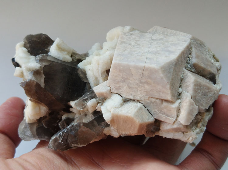 Smoky Quartz,Microcline Feldspar Mineral Specimens Mineral Crystals Gem Materials,Quartz,Feldspar