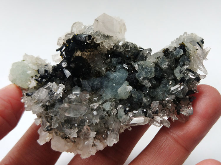 Babingtonite,Prehnite,Quartz Mineral Specimens Mineral Crystals Gem Materials,Babingtonite,Prehnite,Quartz