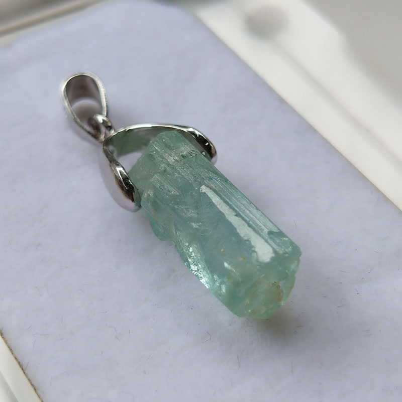 Aquamarine Beryl Pendant Necklace Mineral Specimen Crystal Gem,Aquamarine