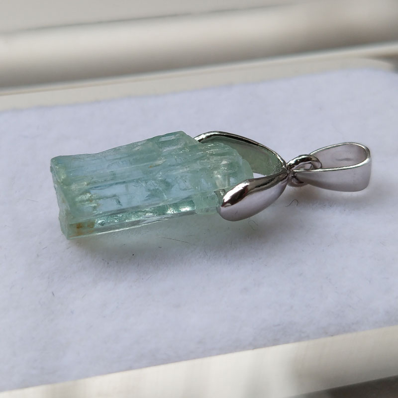 Aquamarine Beryl Pendant Necklace Mineral Specimen Crystal Gem,Aquamarine