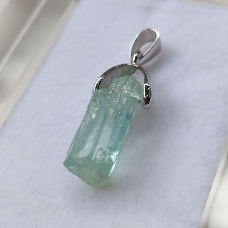 Aquamarine Beryl Pendant Necklace Mineral Specimen Crystal Gem,Aquamarine