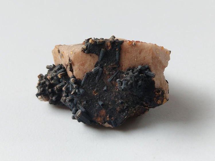 New Unknown Minerals Garnet,Feldspar Mineral Specimens Mineral Crystals Gem Materials,Garnet,Feldspar
