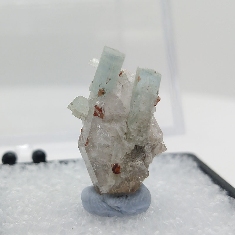 Aquamarine,Garnet,Quartz,Spessartine Mineral Specimens Mineral Crystals Gem,Aquamarine,Garnet,Quartz