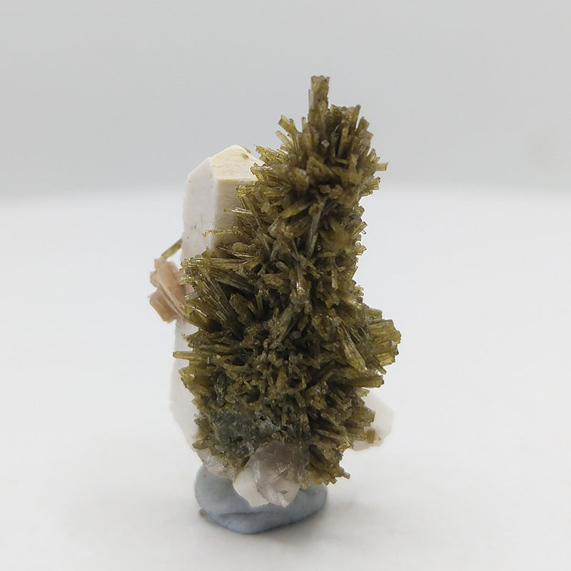 Epidote,Feldspar Mineral Specimens Mineral Crystals Gem,Epidote,Feldspar