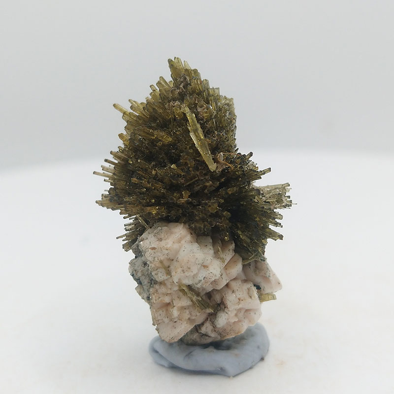 Epidote,Feldspar Mineral Specimens Mineral Crystals Gem,Epidote,Feldspar