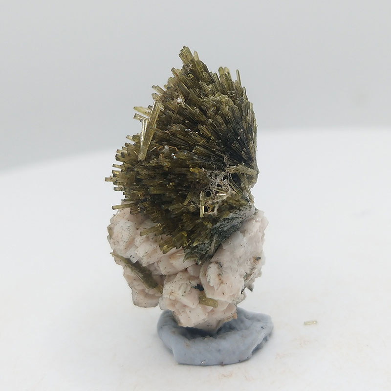 Epidote,Feldspar Mineral Specimens Mineral Crystals Gem,Epidote,Feldspar